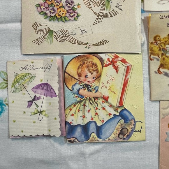 Lot of Kitsch Shower Cards and Wedding Cards - Picture 6 of 13